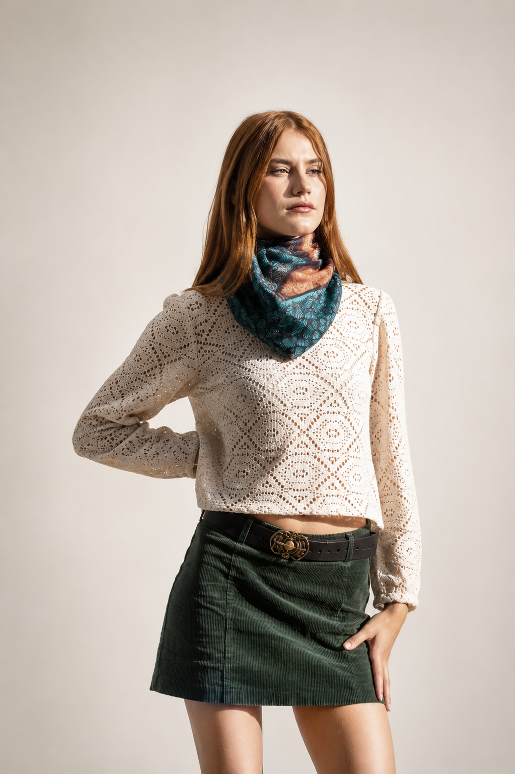 BROKANTE Lys Indigo – Foulard in cashmere e modal 90 × 90 cm