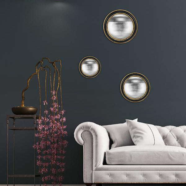 Set di 3 specchi convessi neri e oro ambientati