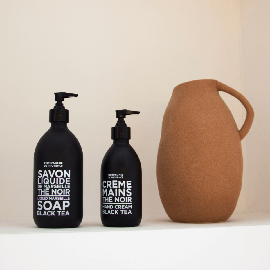 Crema mani al tè nero 300 ml