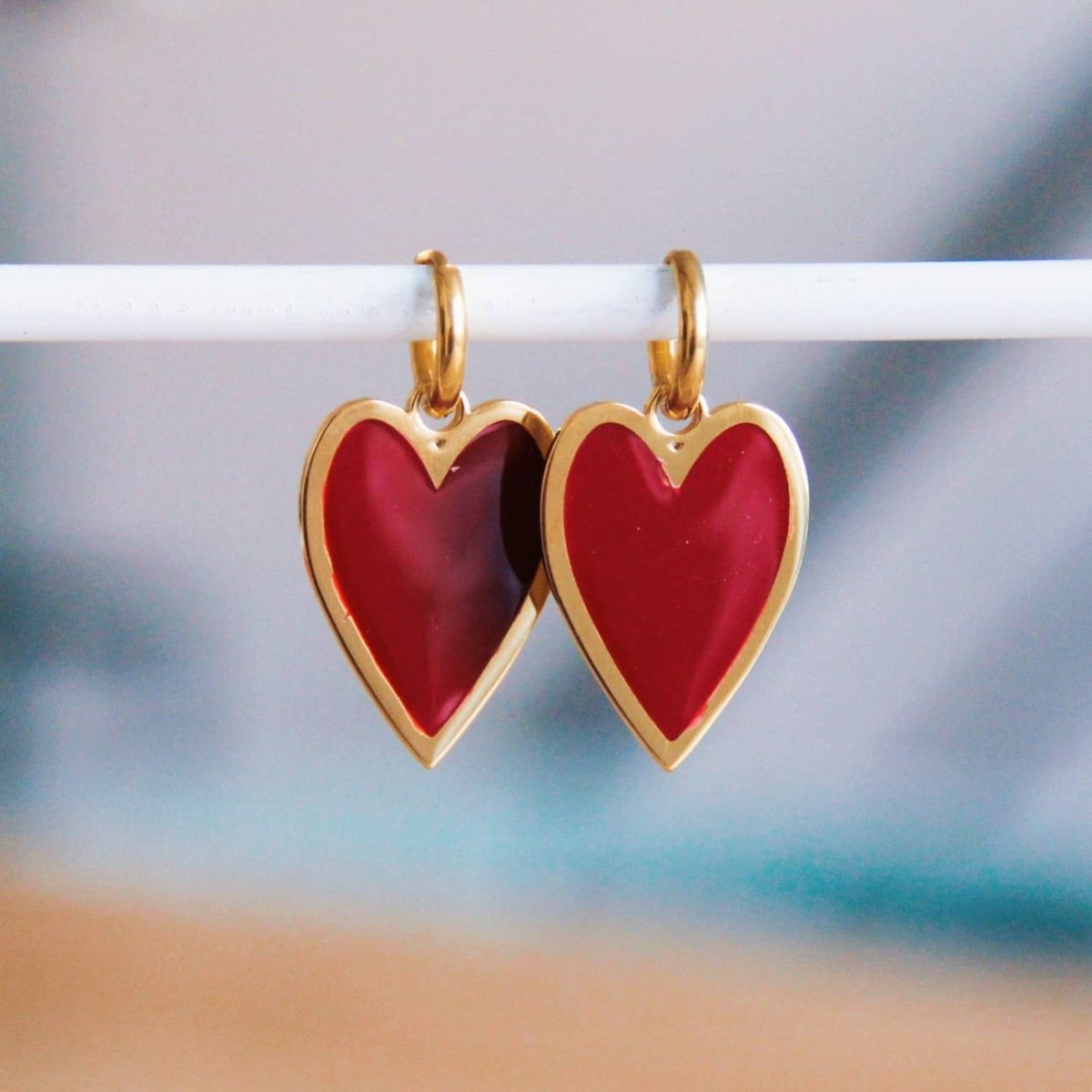 Creole in acciaio con cuore lungo colorato - bordeaux/oro - Infinity Concept Store