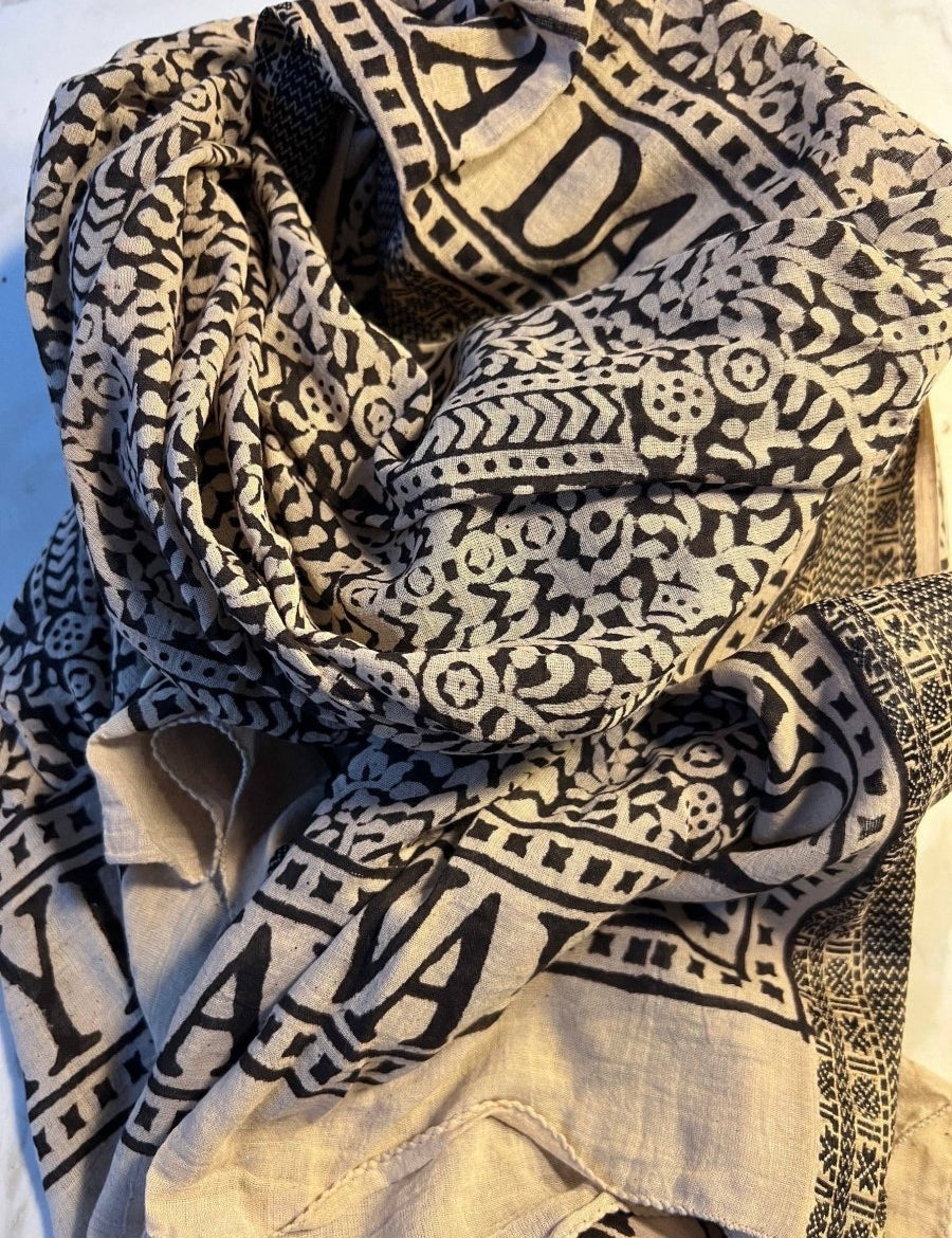 NUOVA SCIARPA BOHO FATTA A MANO NERO - 180cm x 110cm - Infinity Concept Store