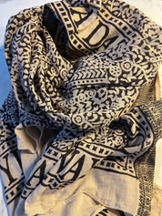 NUOVA SCIARPA BOHO FATTA A MANO NERO - 180cm x 110cm - Infinity Concept Store