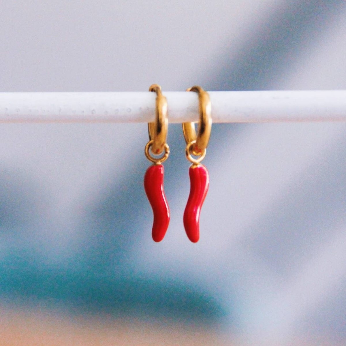 Orecchini con cornetto rosso - Infinity Concept Store