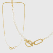 Collana di perle Audrey IN:BIG T-Bar placcata in oro - Infinity Concept Store