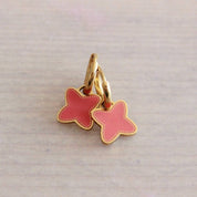 Orecchini in acciaio inossidabile con trifoglio - corallo/oro - Infinity Concept Store
