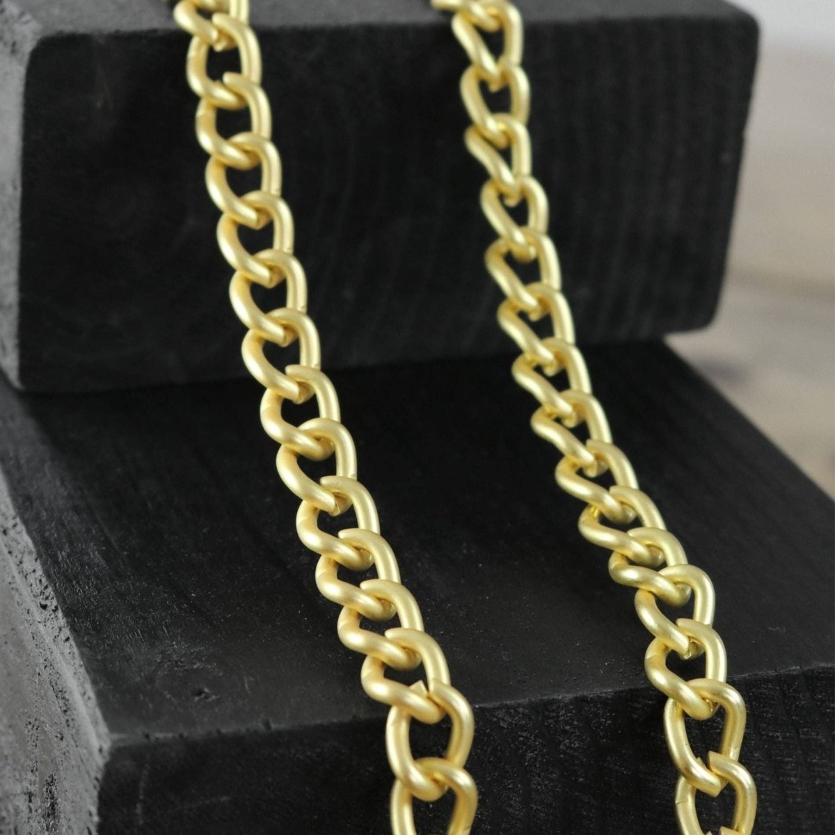 Tabitha IN:GREAT, collana a maglie lunghe, placcatura in oro - Infinity Concept Store